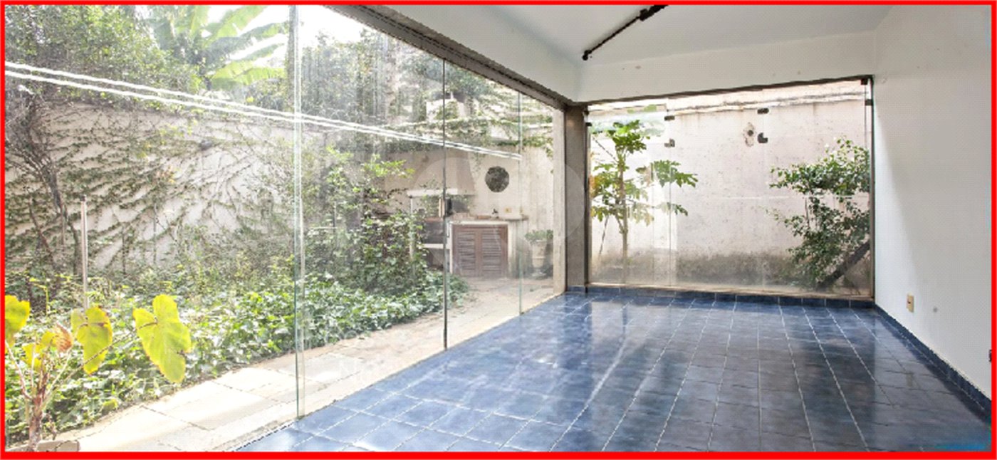 Casa à venda com 3 quartos, sendo 1 suíte, em Pinheiros, São Paulo, SP