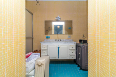 Apartamento à venda com 4 quartos, sendo 1 suíte,  em Higienópolis, São Paulo, SP
