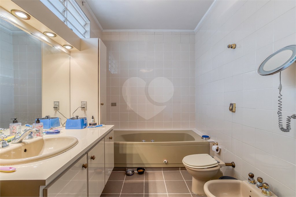 Casa à venda ou para alugar com 3 quartos, sendo 1 suíte,  em Brooklin Velho, São Paulo, SP