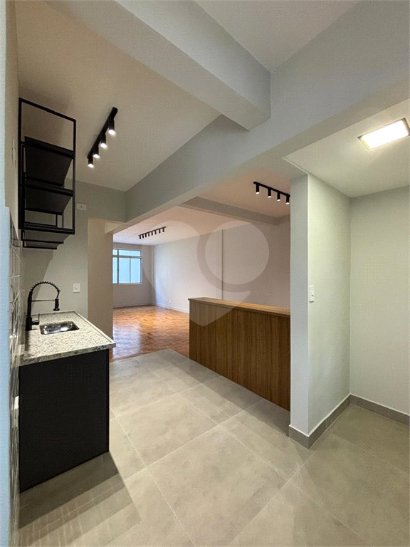 Apartamento à venda com 3 quartos, sendo 1 suíte, em Pinheiros, São Paulo, SP