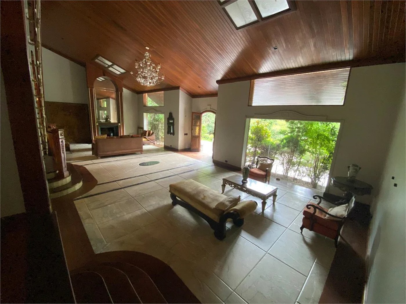 Casa à venda ou para alugar com 5 quartos, sendo 3 suítes, em Fazenda Morumbi, São Paulo, SP