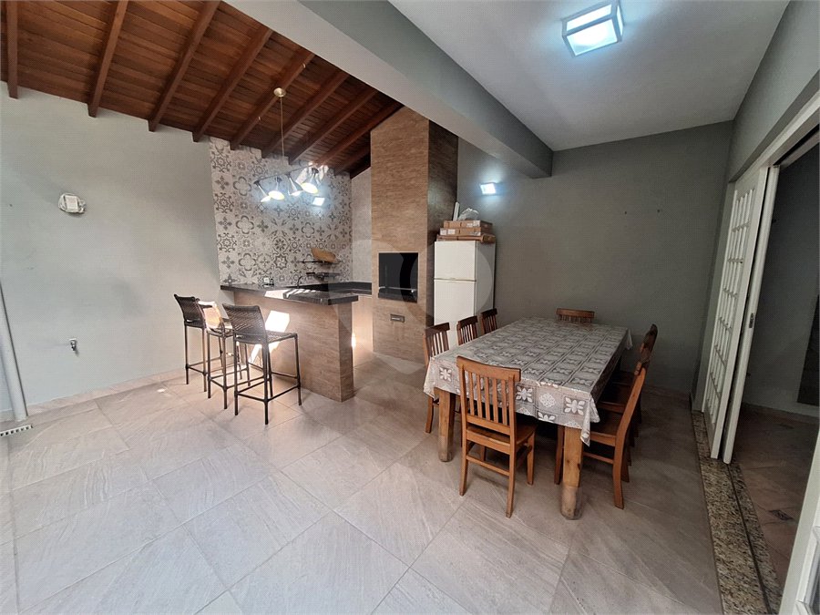 Casa à venda com 3 quartos, sendo 1 suíte, em Vila de Vecchi, Jundiaí, SP