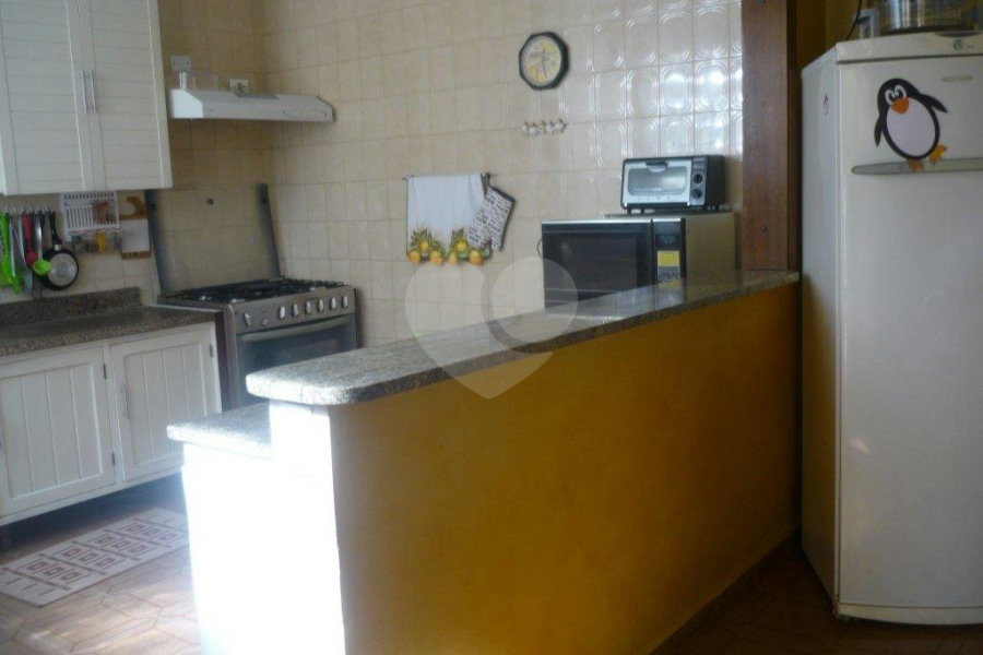 Sobrado à venda com 4 quartos, sendo 2 suítes, em Vila Paulicéia, São Paulo, SP
