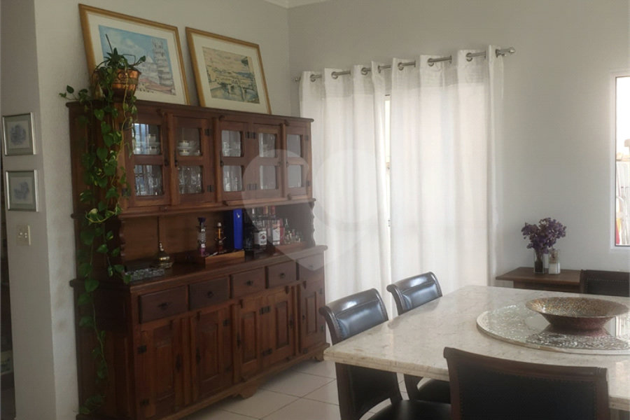 Sobrado à venda com 3 quartos, sendo 1 suíte, em Tremembé, São Paulo, SP