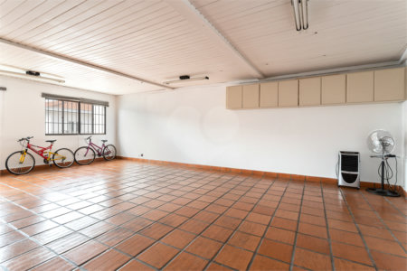 Casa à venda com 4 quartos, sendo 3 suítes, em Vila Mariana, São Paulo, SP