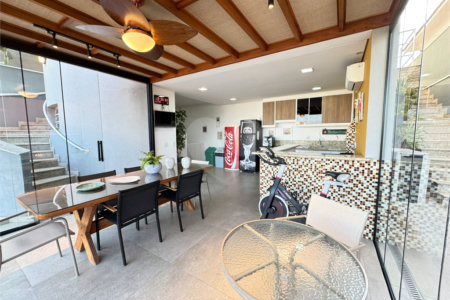 Casa à venda com 3 suítes no condomínio Terras de São Francisco, Vinhedo - SP