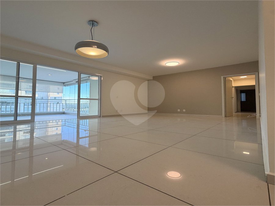 Apartamento para alugar com 2 quartos, sendo 1 suíte,  em Vila Suissa, Mogi das Cruzes, SP