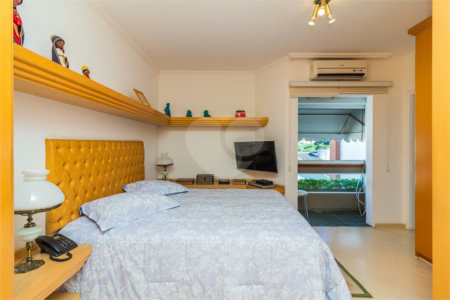 Casa à venda com 4 quartos, sendo 2 suítes, em Jardim Franca, São Paulo, SP