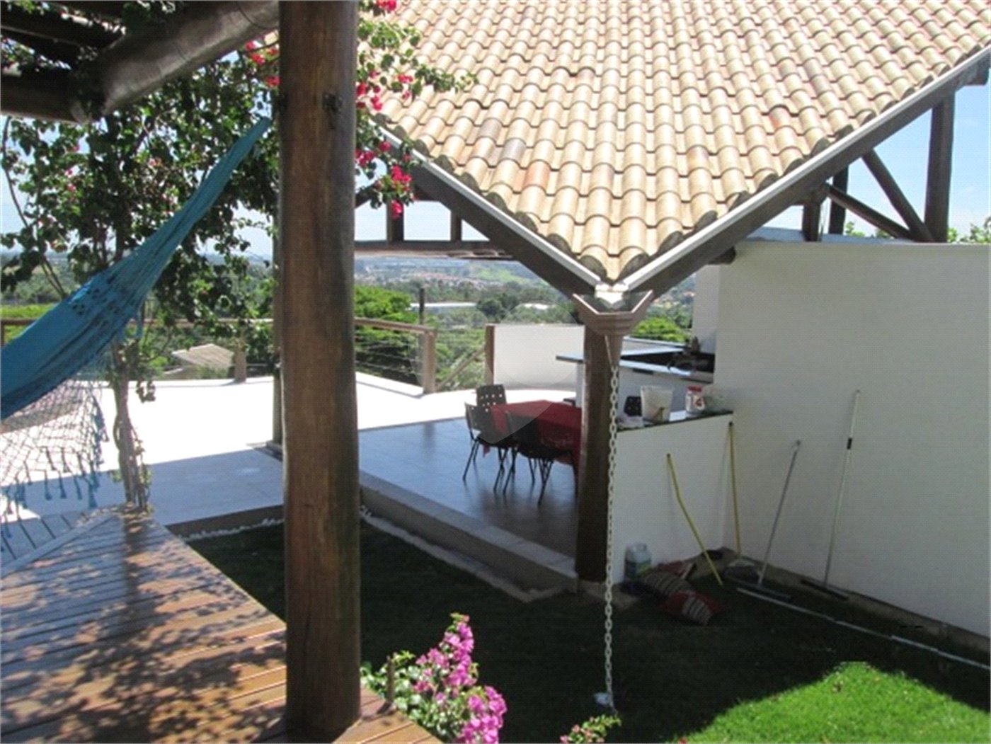 Casa à venda com 6 suítes no condomínio Jardim Primavera, Louveira - SP