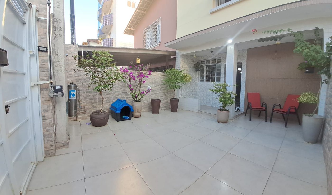 Casa com 3 dormitórios à venda, 131 m² por R$ 923.000,00 - Embaré - Santos/SP