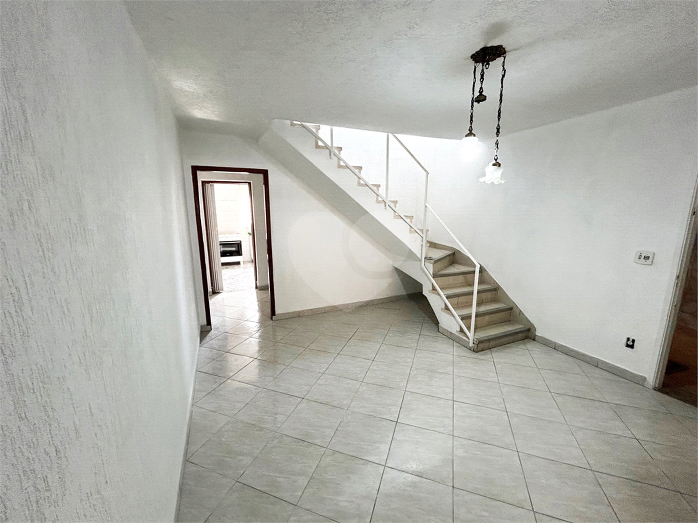 Sobrado à venda com 3 quartos, sendo 1 suíte,  em Jardim Santa Emília, São Paulo, SP