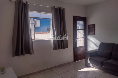 Casa à venda com 5 quartos no Centro de Atibaia/SP | Duas casas no mesmo terreno