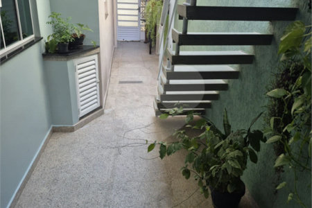 Sobrado à venda com 2 quartos em Parque Ramos Freitas, São Paulo, SP