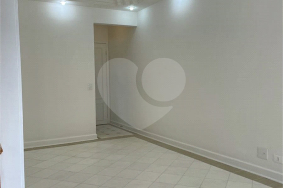 Apartamento à venda com 3 quartos, sendo 1 suíte, em Morumbi, São Paulo, SP