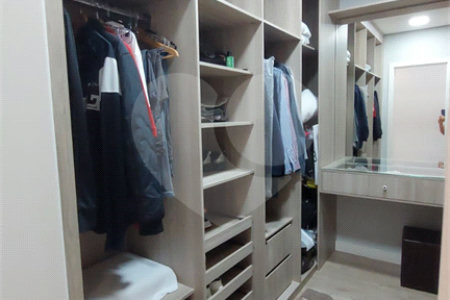 Casa à venda com 4 suítes no condomínio Figueira Garden, Atibaia - SP