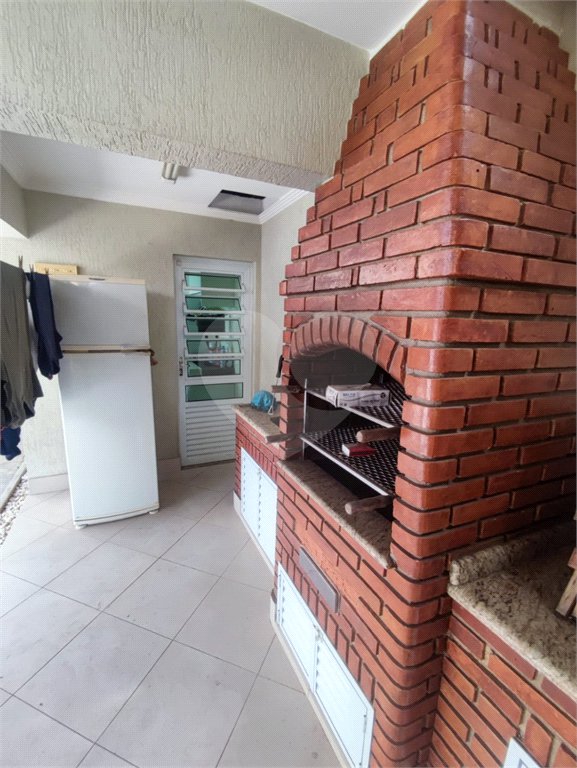 Sobrado à venda com 3 quartos, sendo 2 suítes,  em Vila Pires, Santo André, SP