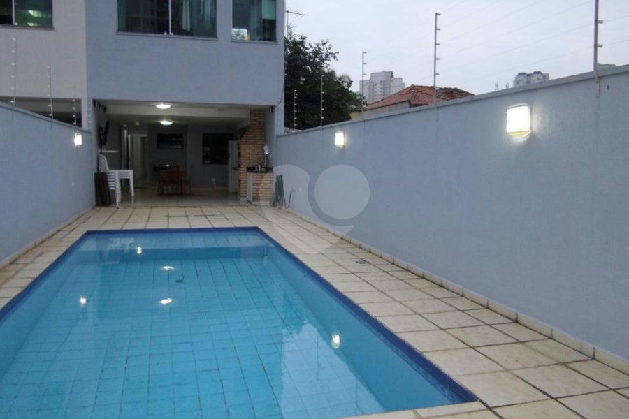 Sobrado à venda com 3 suítes em Santa Terezinha, São Paulo, SP