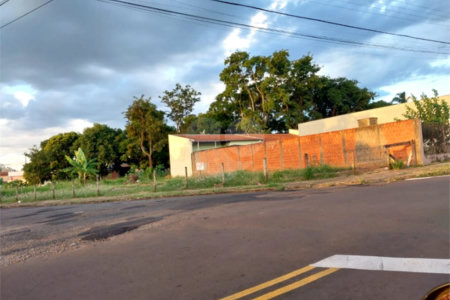 Terreno com 441 m² de área total no Jardim Munique.