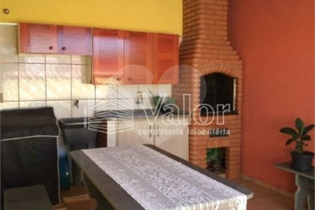 Casa Térrea com 2 dormitórios, sendo 1 suíte.