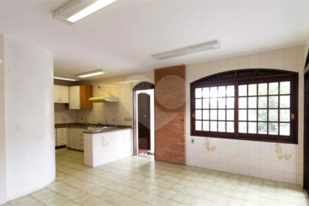 Casa à venda com 4 quartos, sendo 1 suíte, em Vila Tiradentes, São Paulo, SP