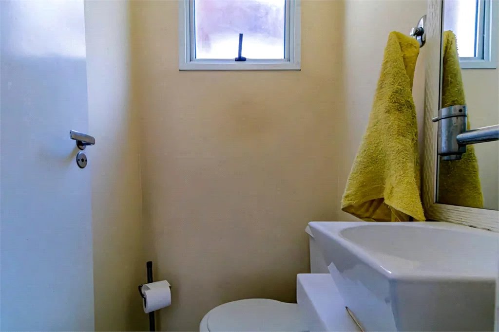 Casa à venda com 3 quartos, sendo 1 suíte,  no condomínio Villa Bella, São Paulo - SP