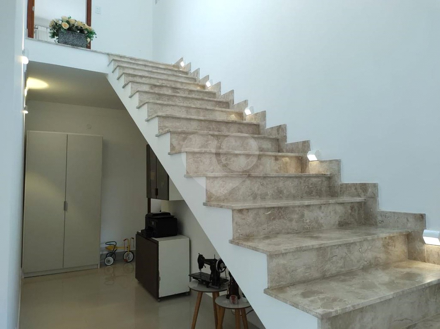 Casa à venda com 4 quartos, sendo 2 suítes, no condomínio Primavera, Salto - SP