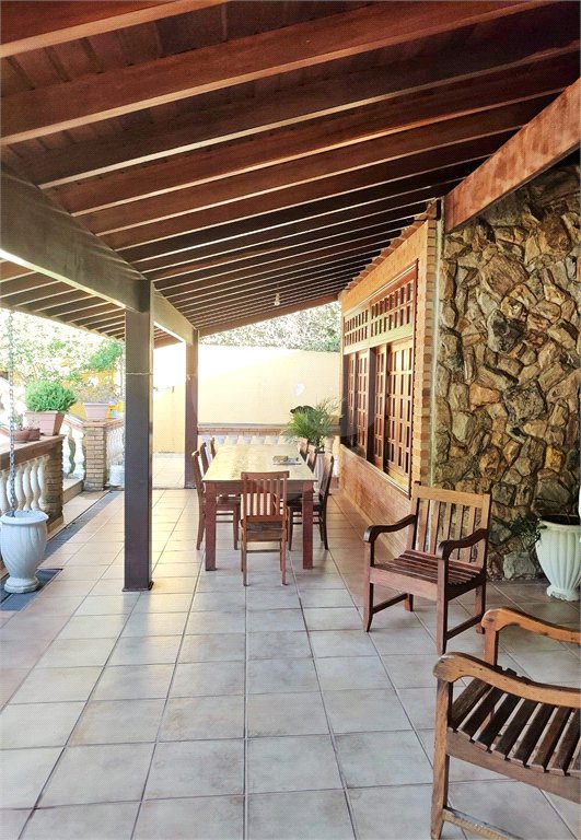 Casa à venda com 5 suítes no condomínio Estância Marambaia, Vinhedo - SP