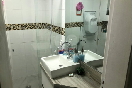 Casa à venda com 3 quartos, sendo 1 suíte, no condomínio Dolce Villa Anália Franco, São Paulo - SP