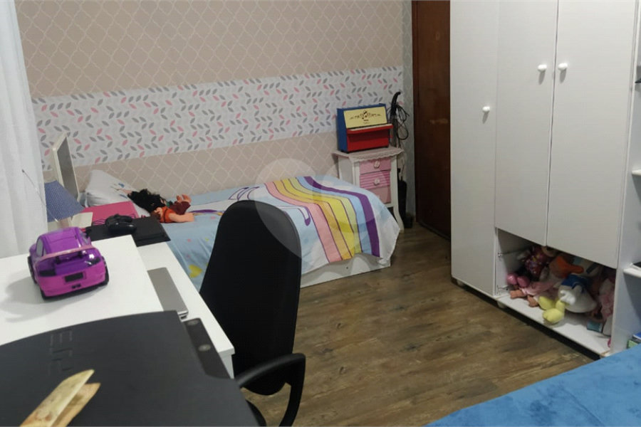 Sobrado à venda com 3 quartos, sendo 1 suíte, em Jardim Tabatinga, Guarulhos, SP