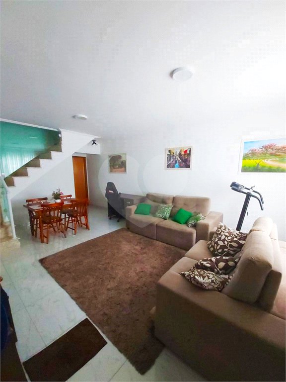 Sobrado à venda com 2 suítes em Vila Constança, São Paulo, SP