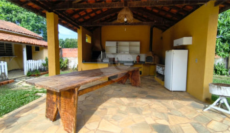 Chácara à venda com 4 quartos, sendo 1 suíte, em Vale San Fernando, Itapetininga, SP
