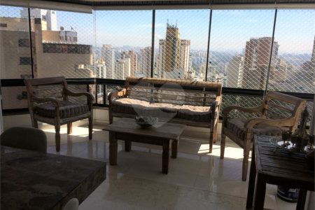 Apartamento à venda com 3 suítes em Vila Suzana, São Paulo, SP