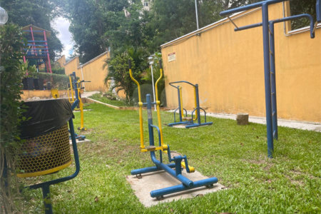 Casa à venda com 3 quartos, sendo 1 suíte,  no condomínio Vilagio Viccino, São Paulo - SP