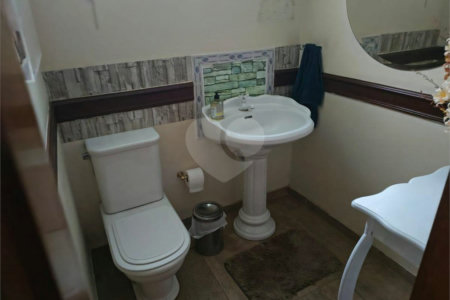 Casa à venda com 3 quartos, sendo 1 suíte, em Mirandópolis, São Paulo, SP