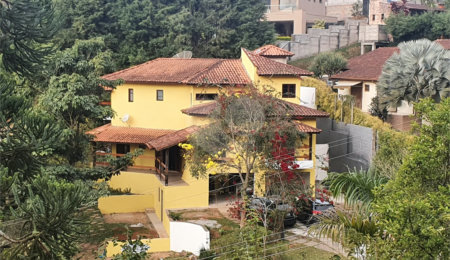 Sobrado à venda com 5 quartos, sendo 1 suíte,  em Serra da Cantareira, Mairiporã, SP