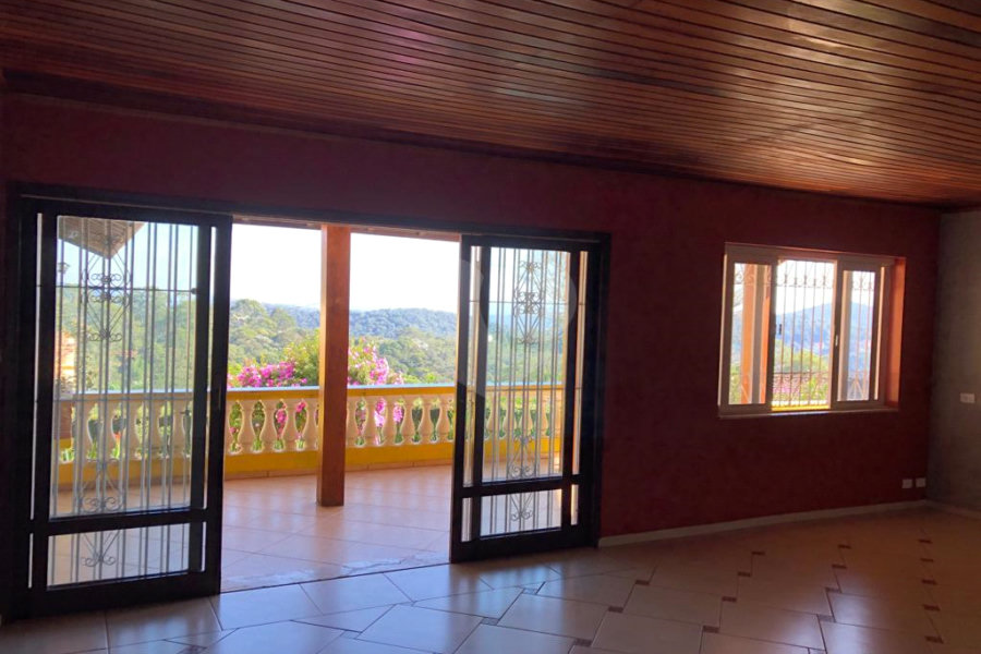 Casa Térrea à venda com 4 quartos, sendo 2 suítes, em Roseira, Mairiporã, SP