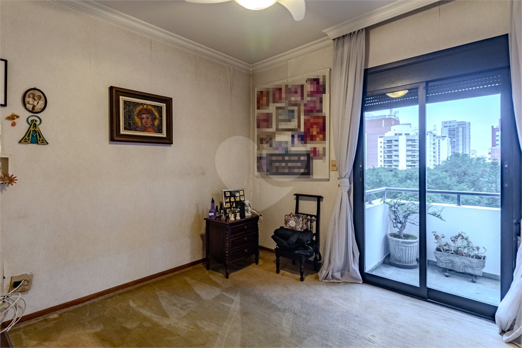 Apartamento à venda com 3 quartos, sendo 2 suítes, em Campo Belo, São Paulo, SP