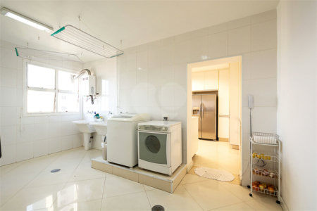 Apartamento à venda com 4 suítes em Jardim Marajoara, São Paulo, SP