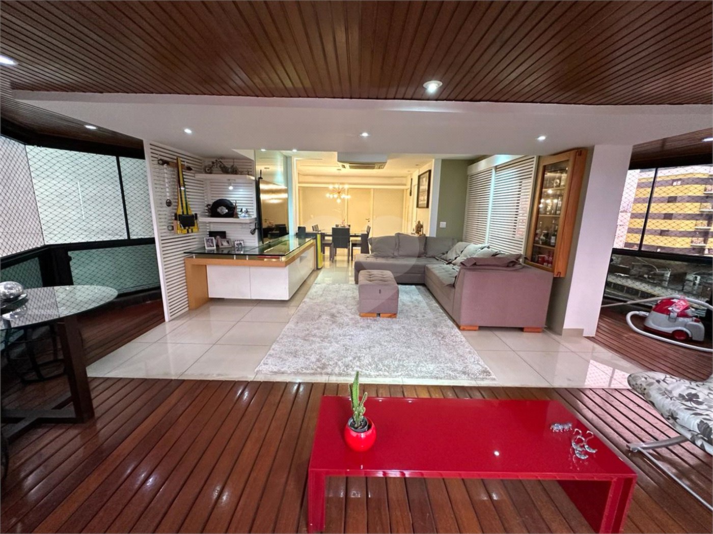 Apartamento à venda ou para alugar com 4 quartos, sendo 1 suíte, no Centro, Mogi das Cruzes, SP