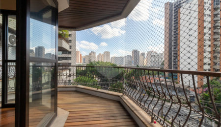Apartamento à venda com 3 quartos, sendo 1 suíte,  em Brooklin, São Paulo, SP
