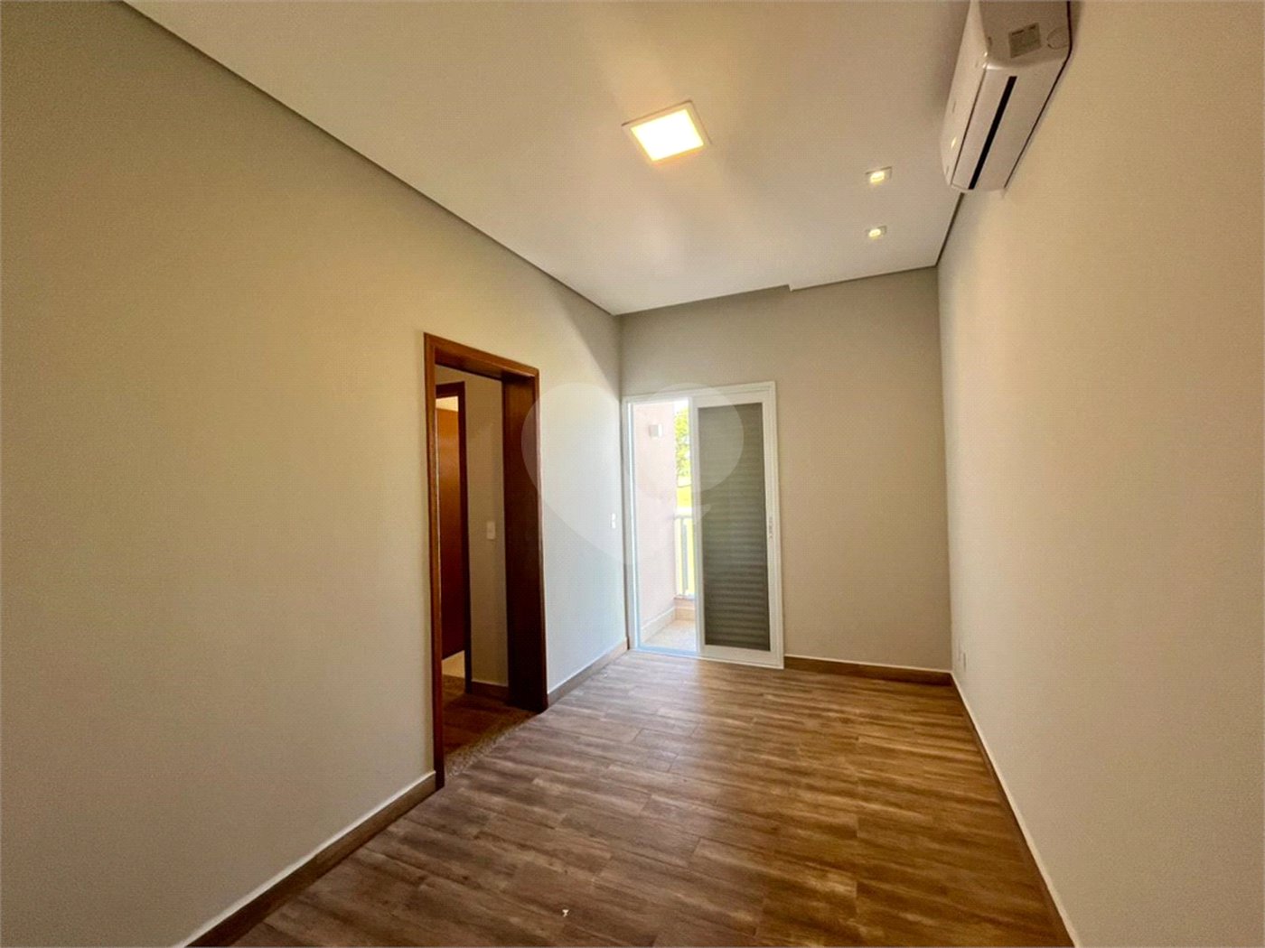Casa à venda com 3 suítes no condomínio Campos do Conde, Sorocaba - SP