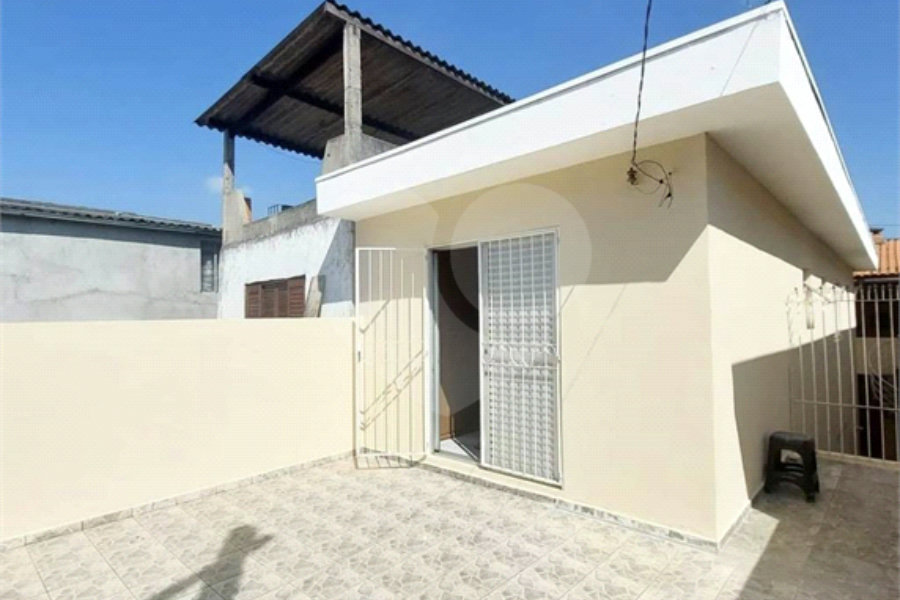 Sobrado à venda com 2 quartos, sendo 1 suíte, em Tremembé, São Paulo, SP