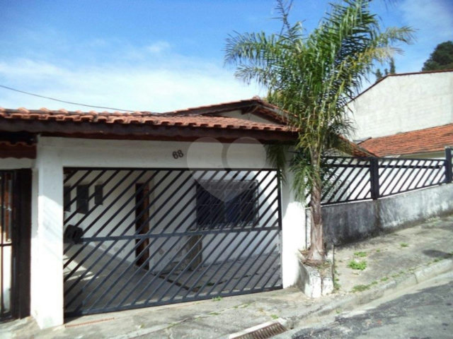 Sobrado à venda com 3 quartos, sendo 1 suíte,  em Tremembé, São Paulo, SP