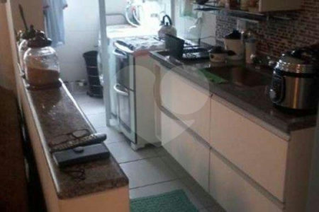 Apartamento à venda com 2 quartos, sendo 1 suíte,  em Jardim Ester, São Paulo, SP