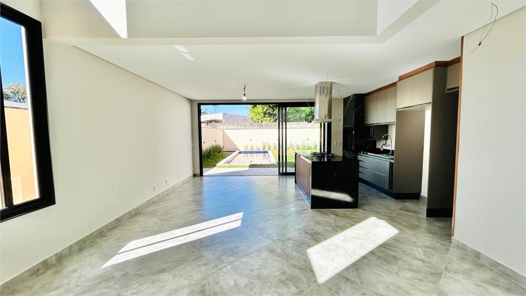 Casa à venda com 4 quartos, sendo 3 suítes,  no condomínio Residencial Jardim Villa Verona, Sorocaba - SP
