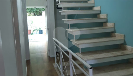 Casa à venda com 3 quartos, sendo 1 suíte,  no condomínio Reserva das Flores - Casas, Guarulhos - SP