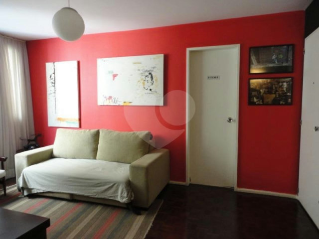 Apartamento à venda com 3 quartos, sendo 1 suíte,  em Moema, São Paulo, SP