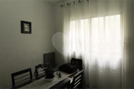 Sobrado à venda com 6 quartos, sendo 1 suíte, em Vila Olinda, São Paulo, SP