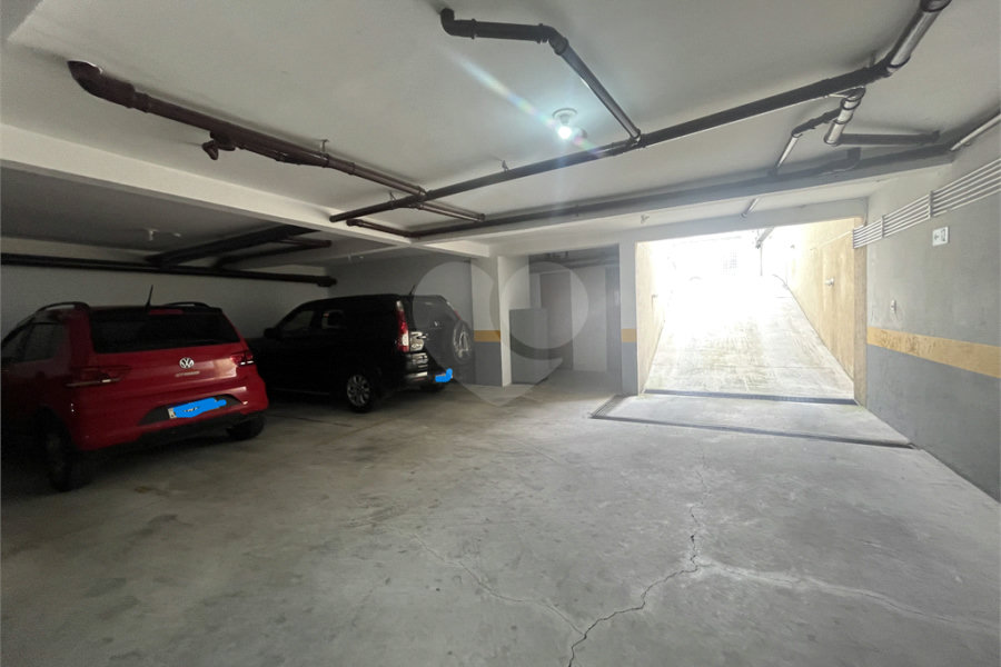 Casa à venda com 3 quartos, sendo 1 suíte, no condomínio Capigaí, São Paulo - SP