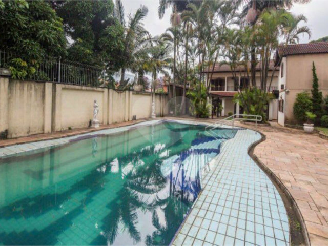 Casa à venda com 4 quartos, sendo 2 suítes,  em Brooklin Velho, São Paulo, SP
